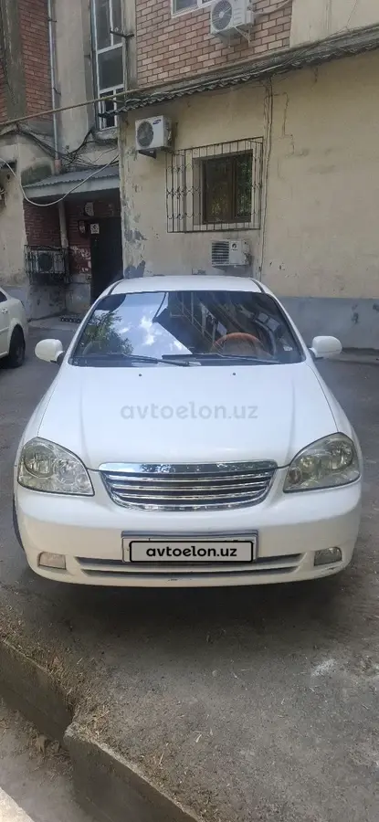 Chevrolet Lacetti,  1 позиция Газ-бензин