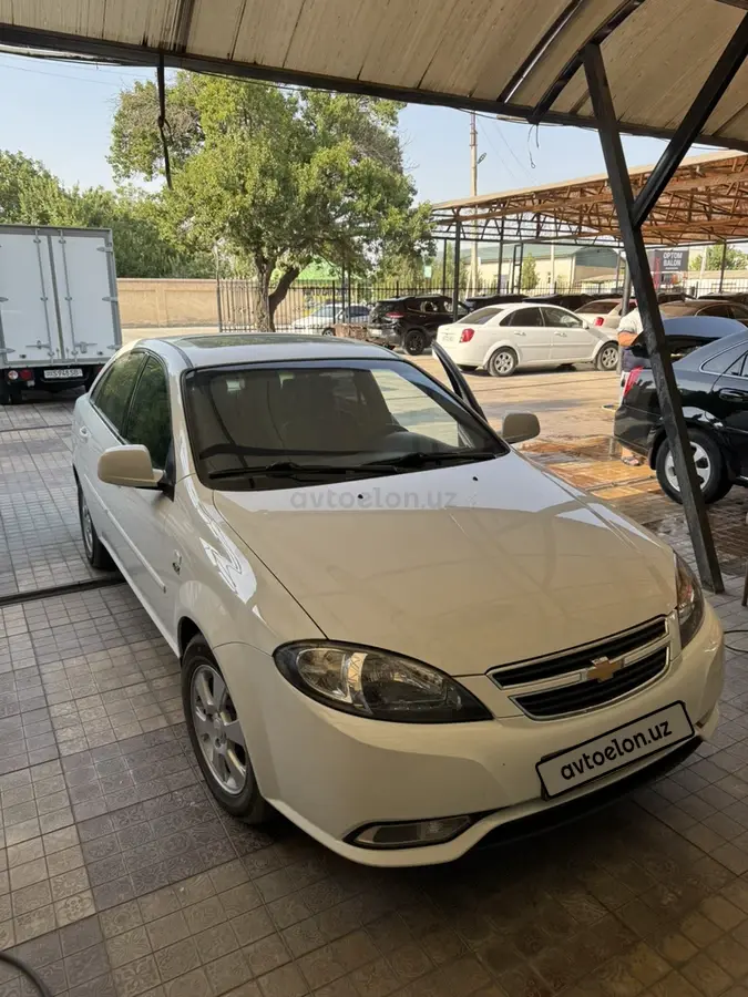Chevrolet Gentra,  3 позиция