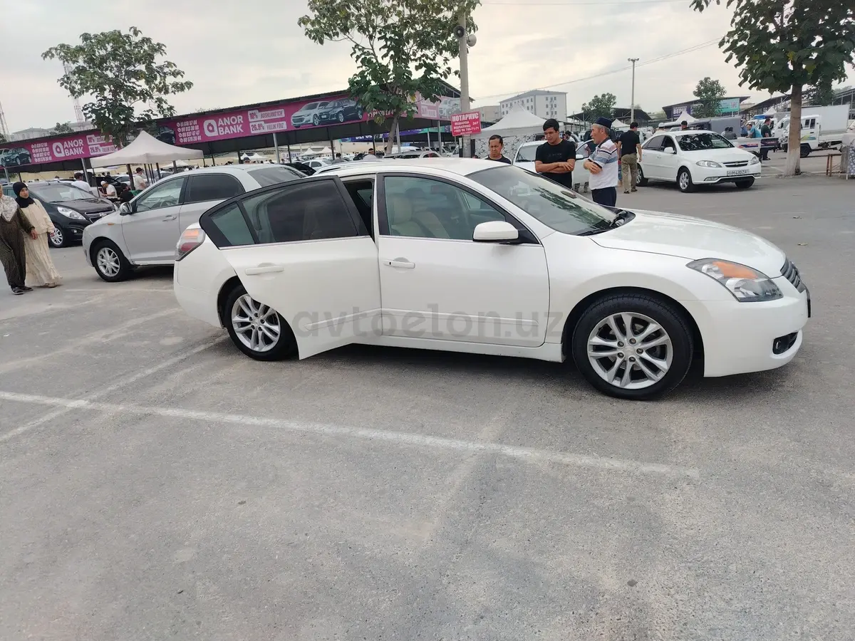 Nissan Altima