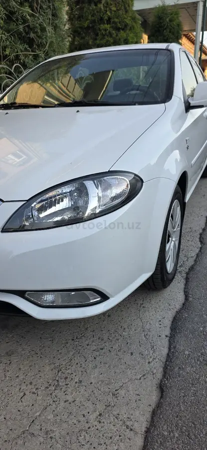 Chevrolet Gentra,  1 позиция