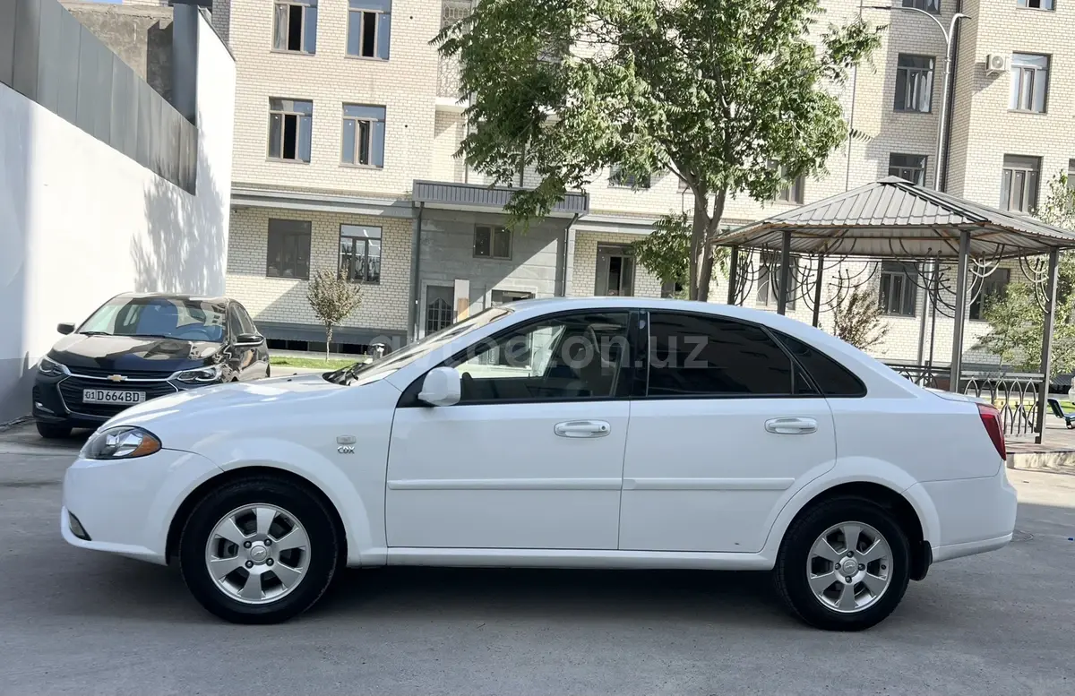 Chevrolet Gentra,  3 позиция