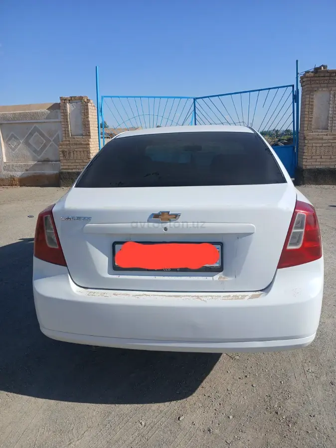Chevrolet Gentra,  1 позиция Газ-бензин