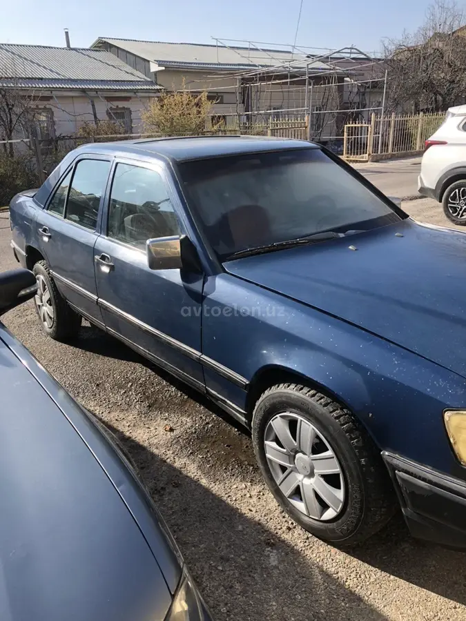 Mercedes-Benz E 200