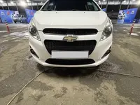 Белый Chevrolet Spark, 2 позиция 2018 года, КПП Автомат, в Ташкент за 7 000 y.e. id7244132