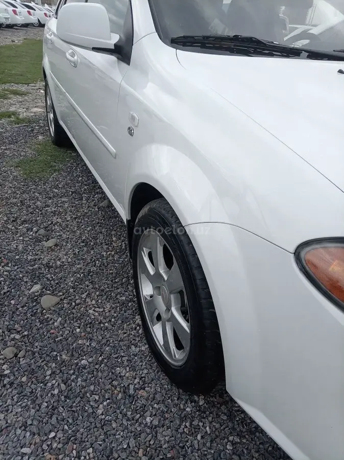 Chevrolet Gentra,  3 позиция