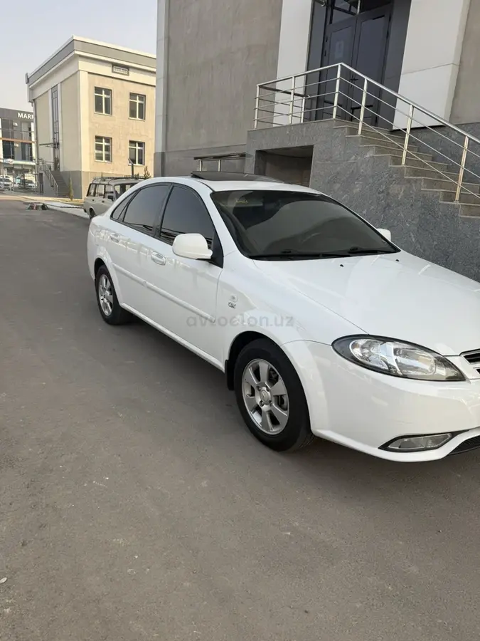 Chevrolet Gentra,  3 позиция