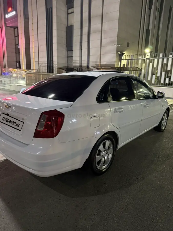 Chevrolet Gentra,  3 позиция