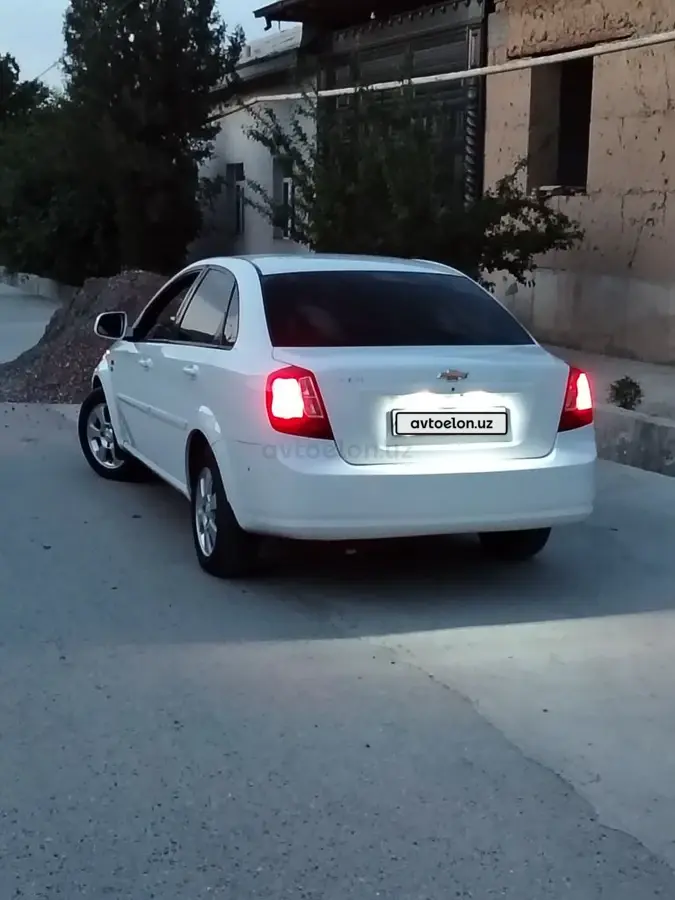 Chevrolet Gentra,  3 позиция
