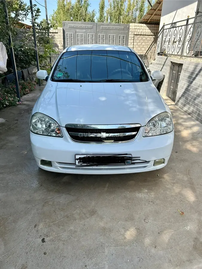 Chevrolet Lacetti,  1 позиция Газ-бензин