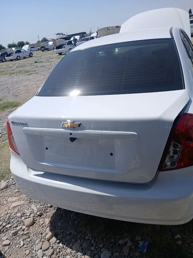 Chevrolet Gentra,  1 позиция Газ-бензин