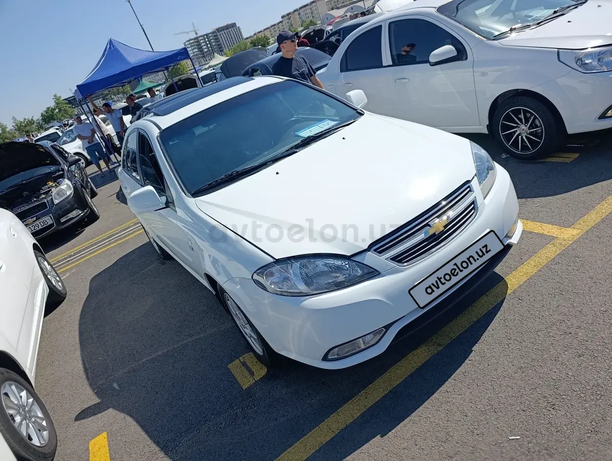 Chevrolet Gentra,  3 позиция