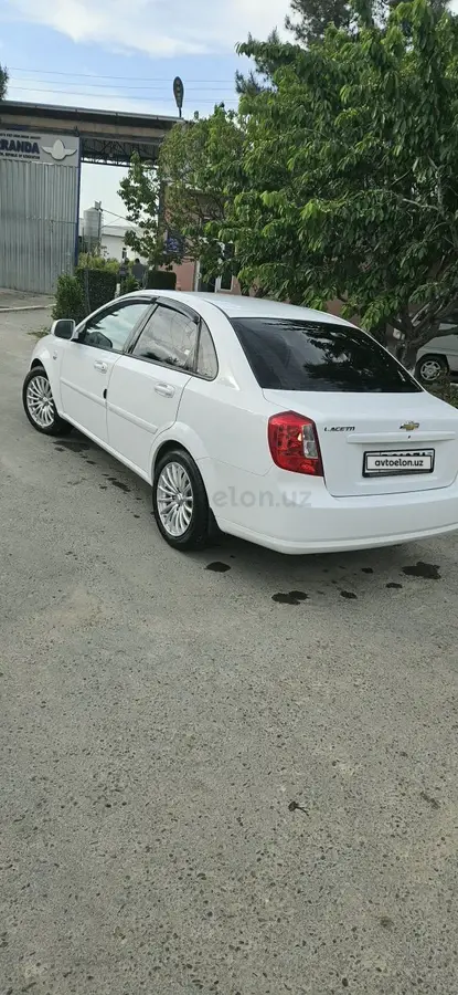 Chevrolet Gentra,  3 позиция