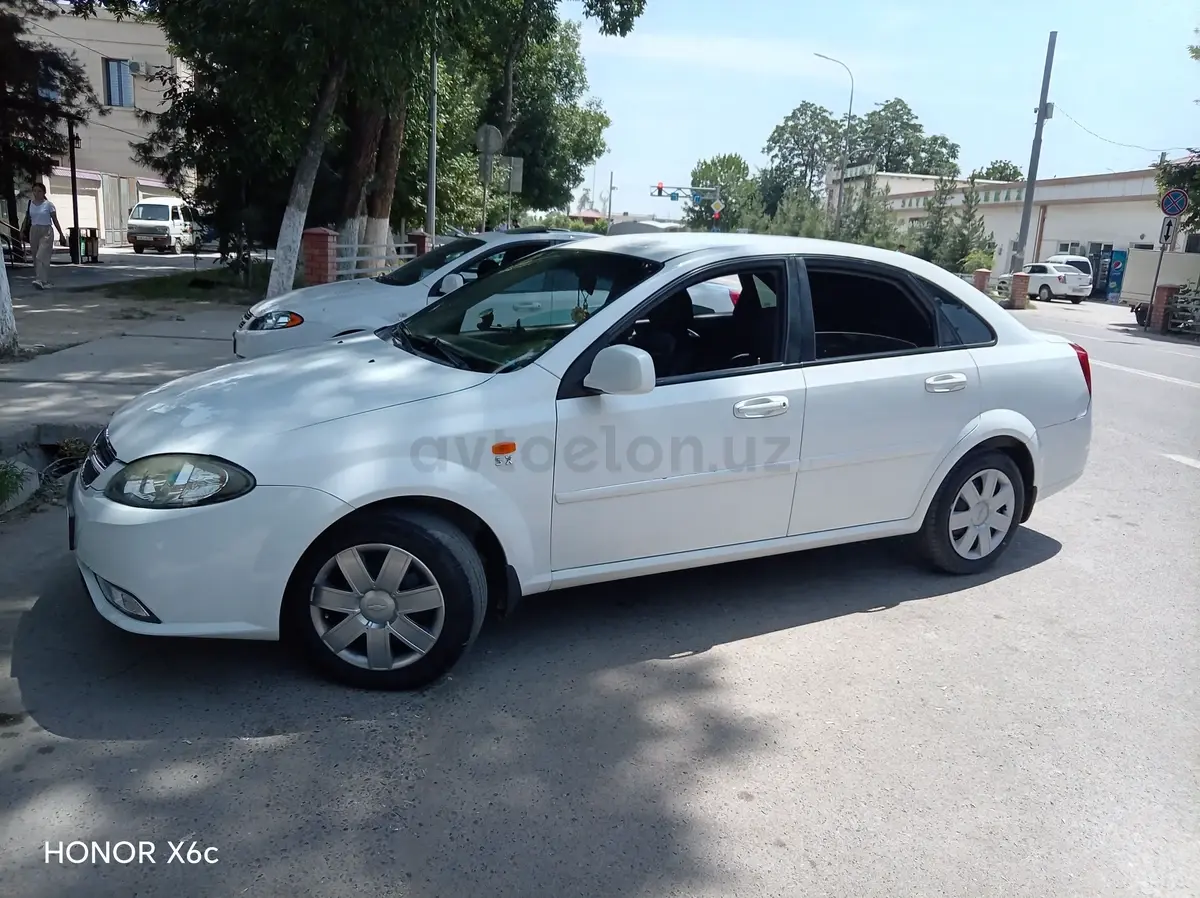 Chevrolet Gentra,  1 позиция