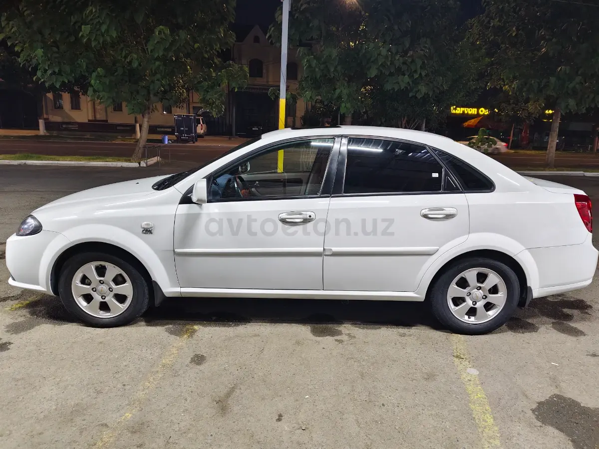 Chevrolet Gentra,  3 позиция